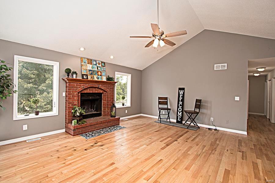 12963 Deer Run Road Highland, IL 62249 - Photo 17 of 58