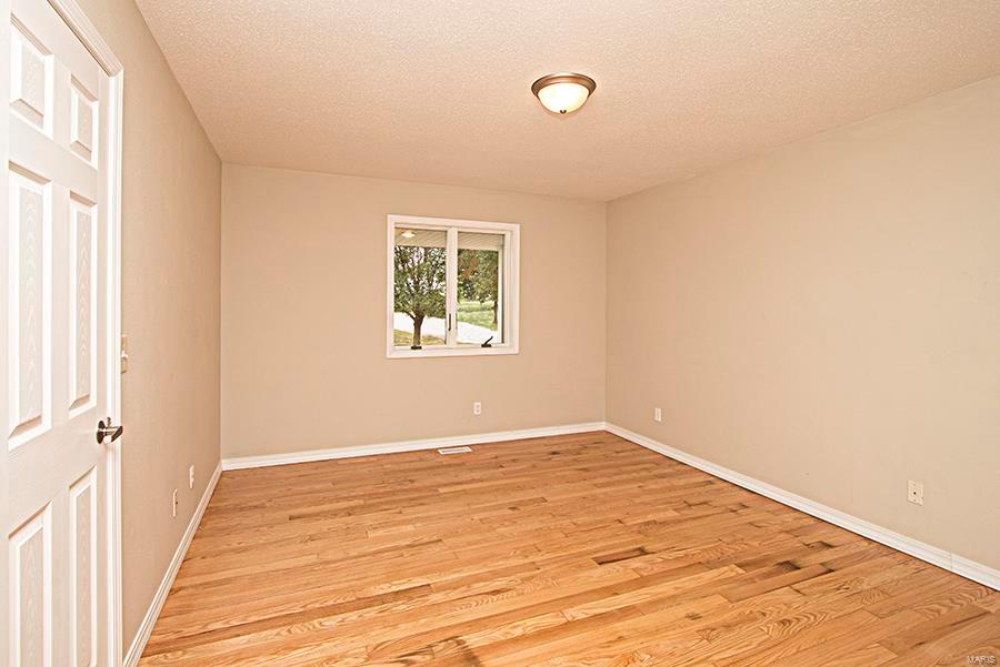 12963 Deer Run Road Highland, IL 62249 - Photo 33 of 58