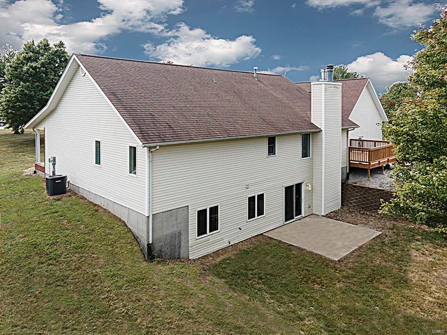 12963 Deer Run Road Highland, IL 62249 - Photo 38 of 58
