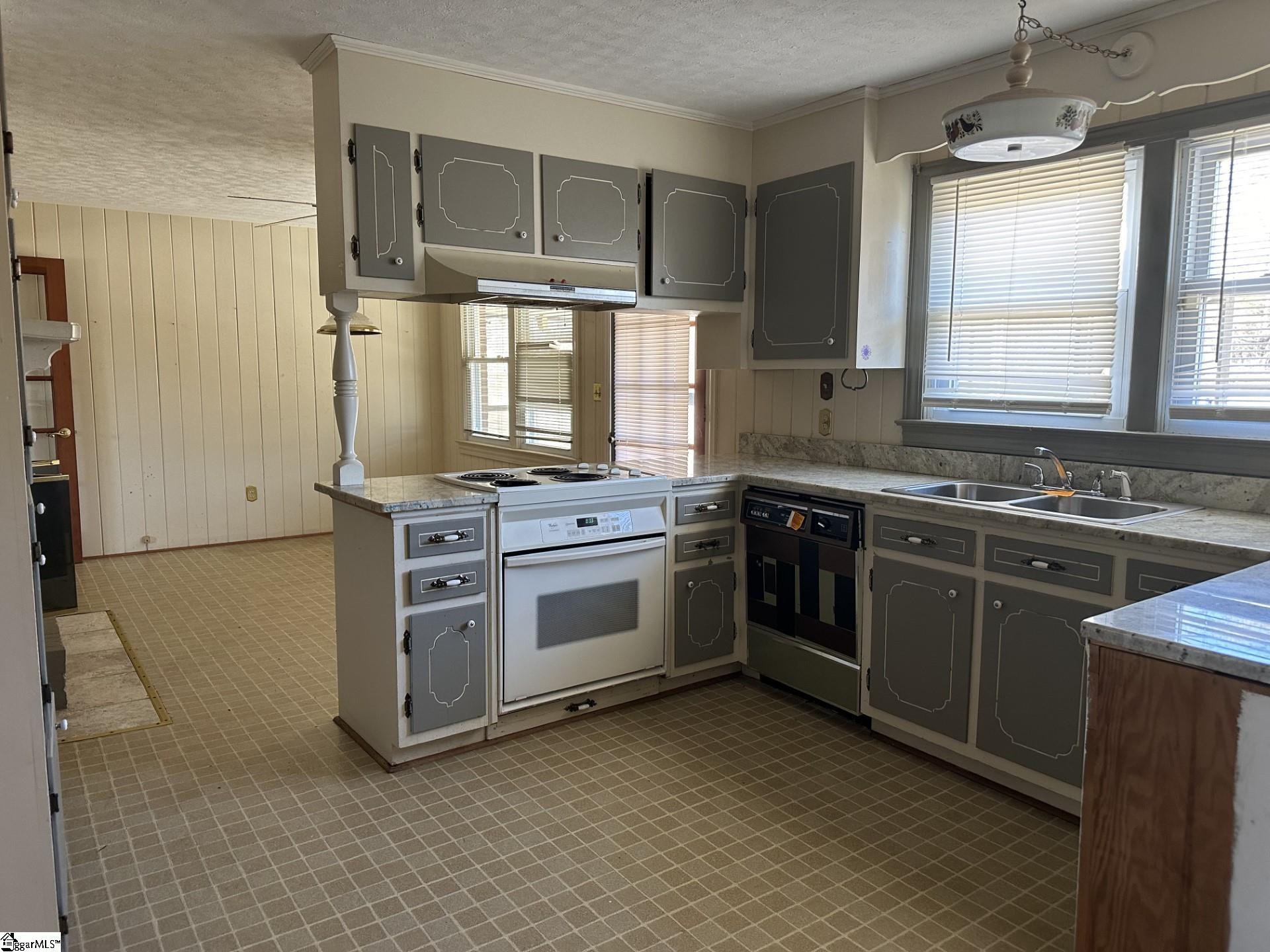 601 Old Pendleton Road Greenville, SC 29611 - Photo 9 of 17 Gallery Image 9