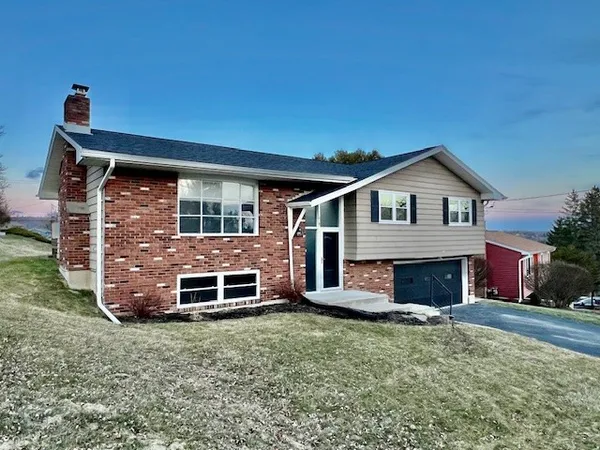 $279,000 | 1016 Holly Lane, Endicott, NY 13760