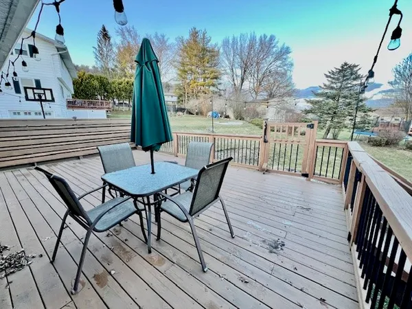 $279,000 | 1016 Holly Lane, Endicott, NY 13760