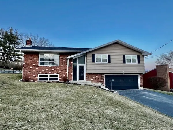 $279,000 | 1016 Holly Lane, Endicott, NY 13760