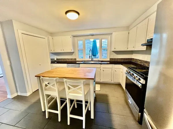 $279,000 | 1016 Holly Lane, Endicott, NY 13760