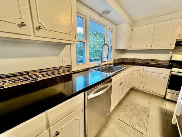 $279,000 | 1016 Holly Lane, Endicott, NY 13760