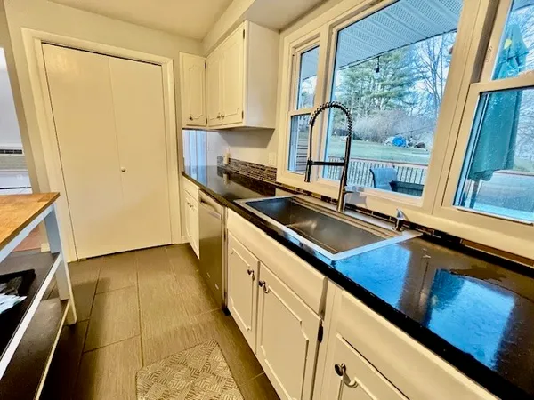 $279,000 | 1016 Holly Lane, Endicott, NY 13760