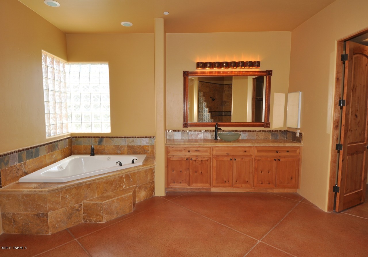 4725 West Gates Pass Road Tucson, AZ 85745 - Photo 18 of 28 Gallery Image 18