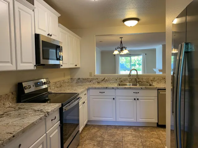 $2,250 | 2400 Eilers Lane, Unit 1501, Lodi, CA 95242