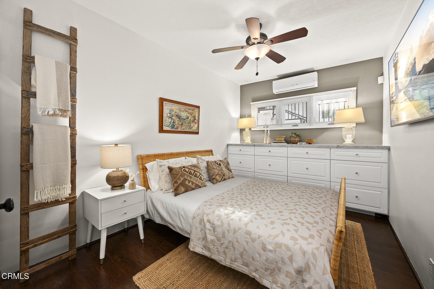 201 Monterey Road South Pasadena, CA 91030 - Photo 21 of 60 a bedroom with a bed and a table