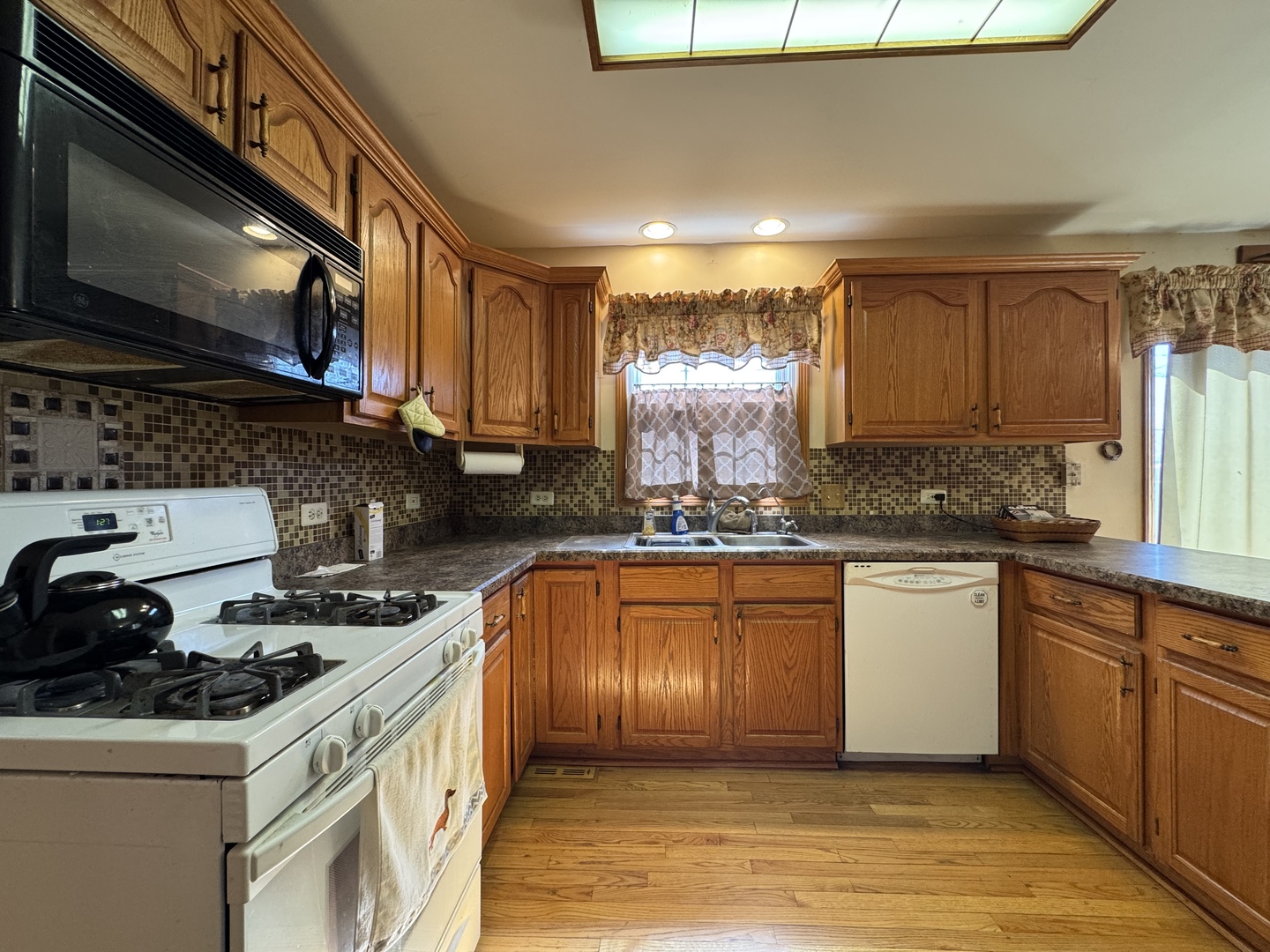 3711 Biscayne Road McHenry, IL 60050 - Photo 13 of 44 Gallery Image 13