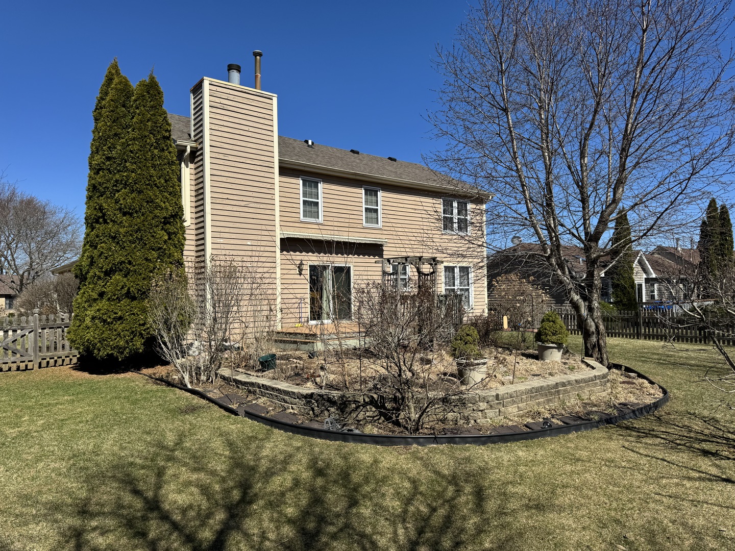 3711 Biscayne Road McHenry, IL 60050 - Photo 3 of 44 Gallery Image 3
