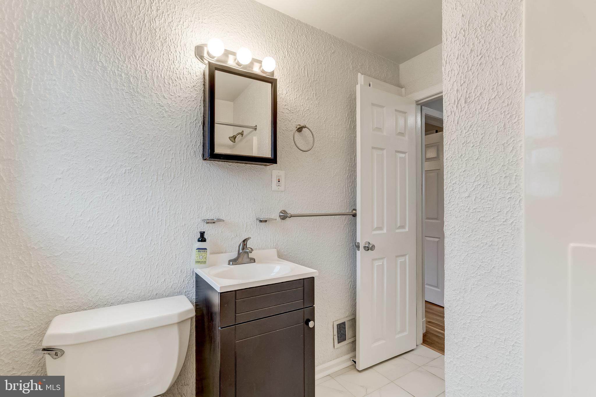 73 Garden Ridge Road Baltimore, MD 21228 - Photo 25 of 40 Full bath