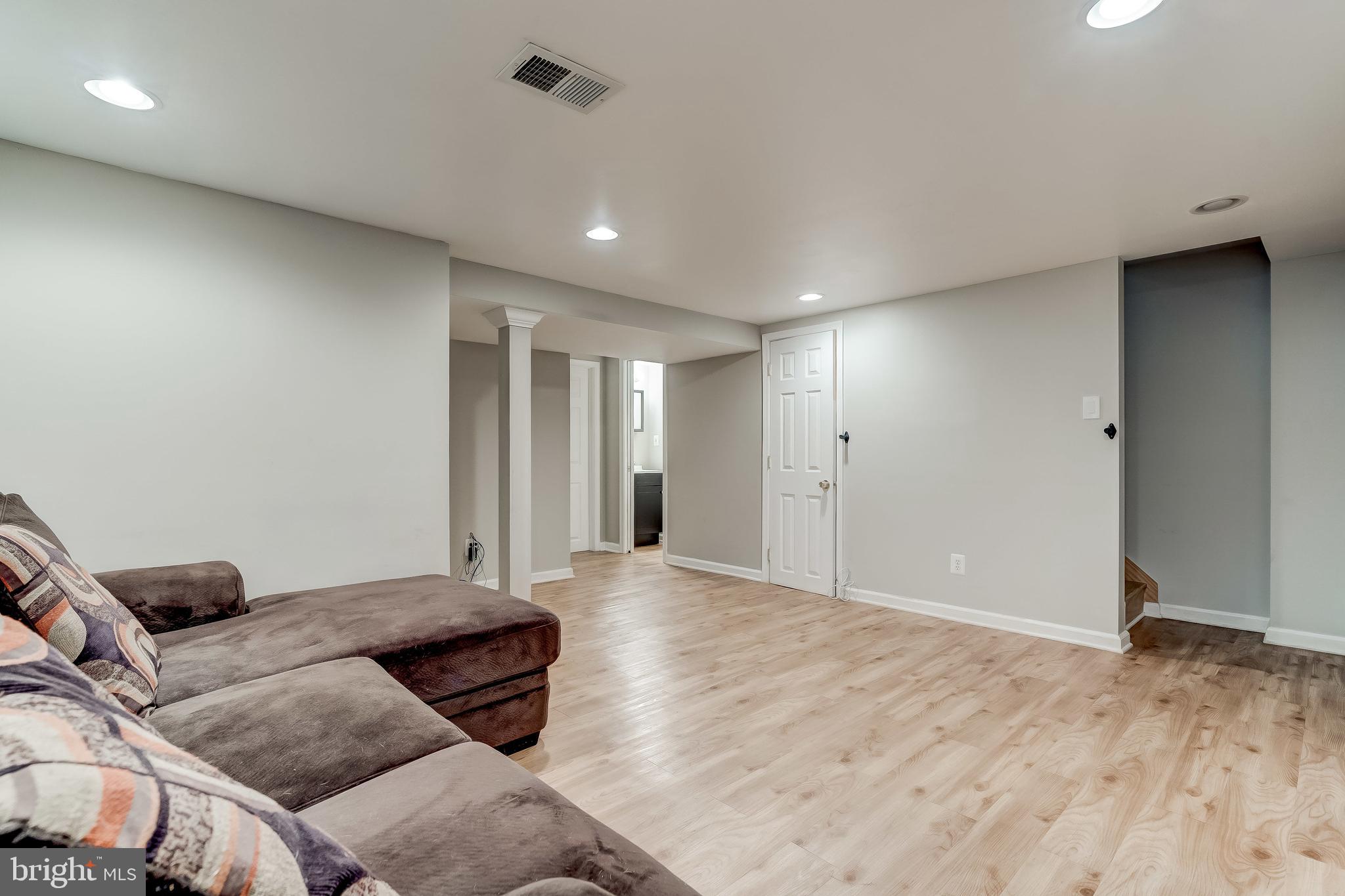 73 Garden Ridge Road Baltimore, MD 21228 - Photo 29 of 40 Family Room