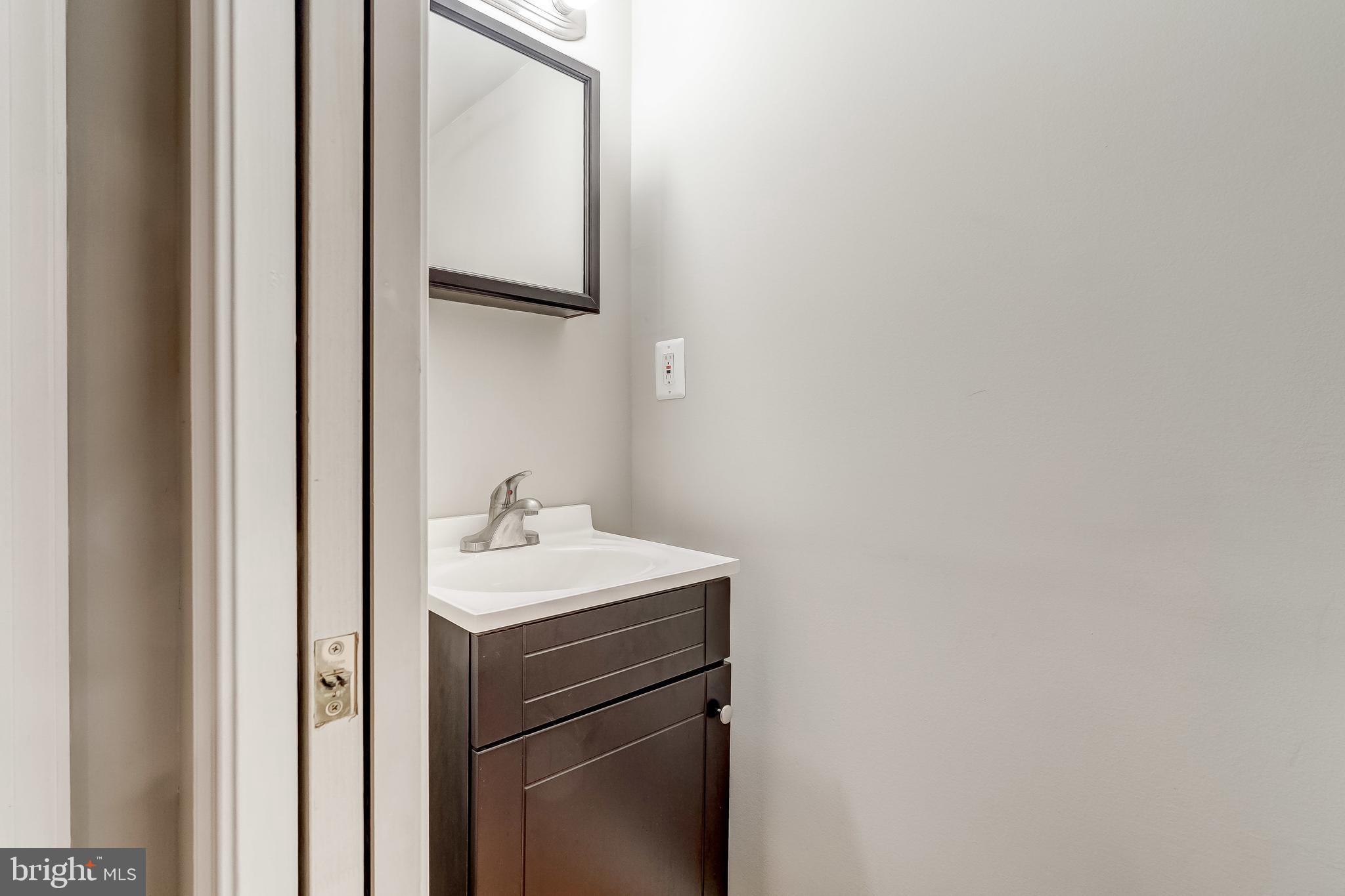 73 Garden Ridge Road Baltimore, MD 21228 - Photo 31 of 40 Powder Room Lower Level