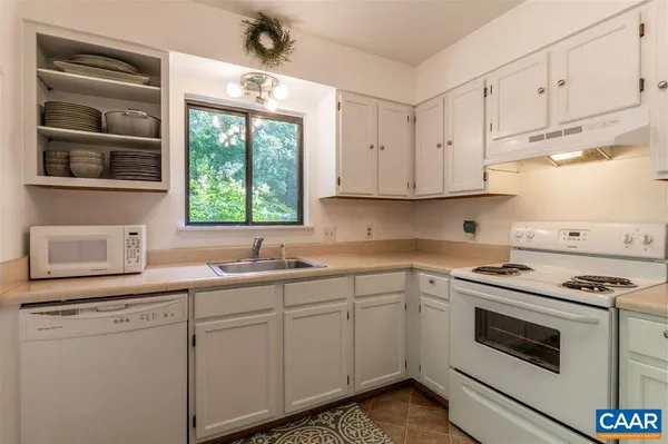 $315,000 | 109 Hammond Street, Unit B, Charlottesville, VA 22903