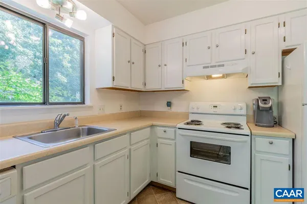 $315,000 | 109 Hammond Street, Unit B, Charlottesville, VA 22903