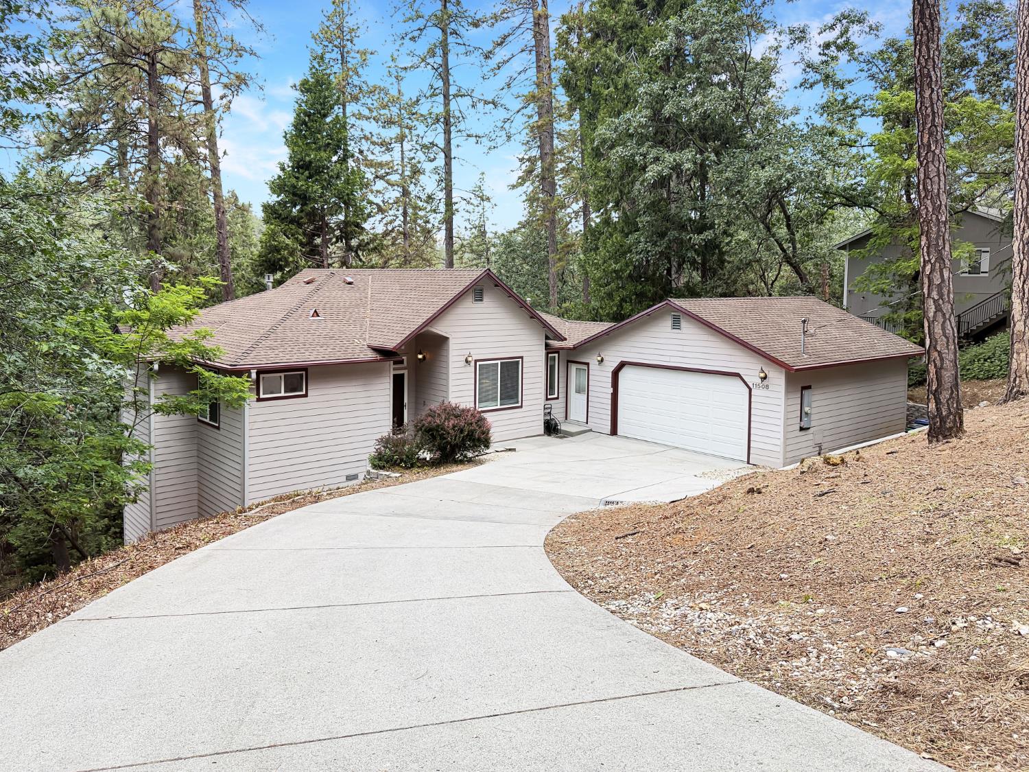 11508 Ragan Way Grass Valley, CA 95949 - Photo 7 of 46
