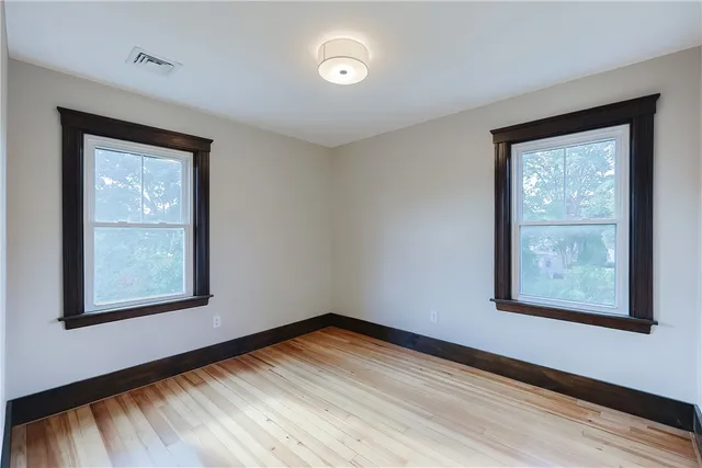 $2,700 | 65 Burton Street, Unit 3, Bristol, RI 02809