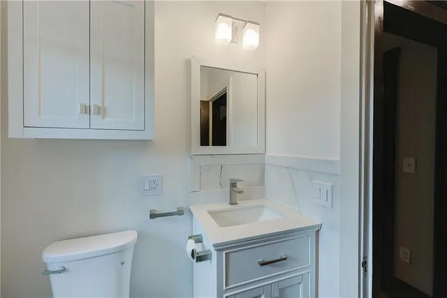 $2,700 | 65 Burton Street, Unit 3, Bristol, RI 02809