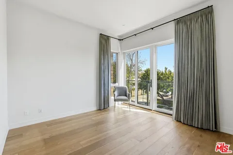 $7,500 | 1041 North Spaulding Avenue, Unit 203, Los Angeles, CA 90046