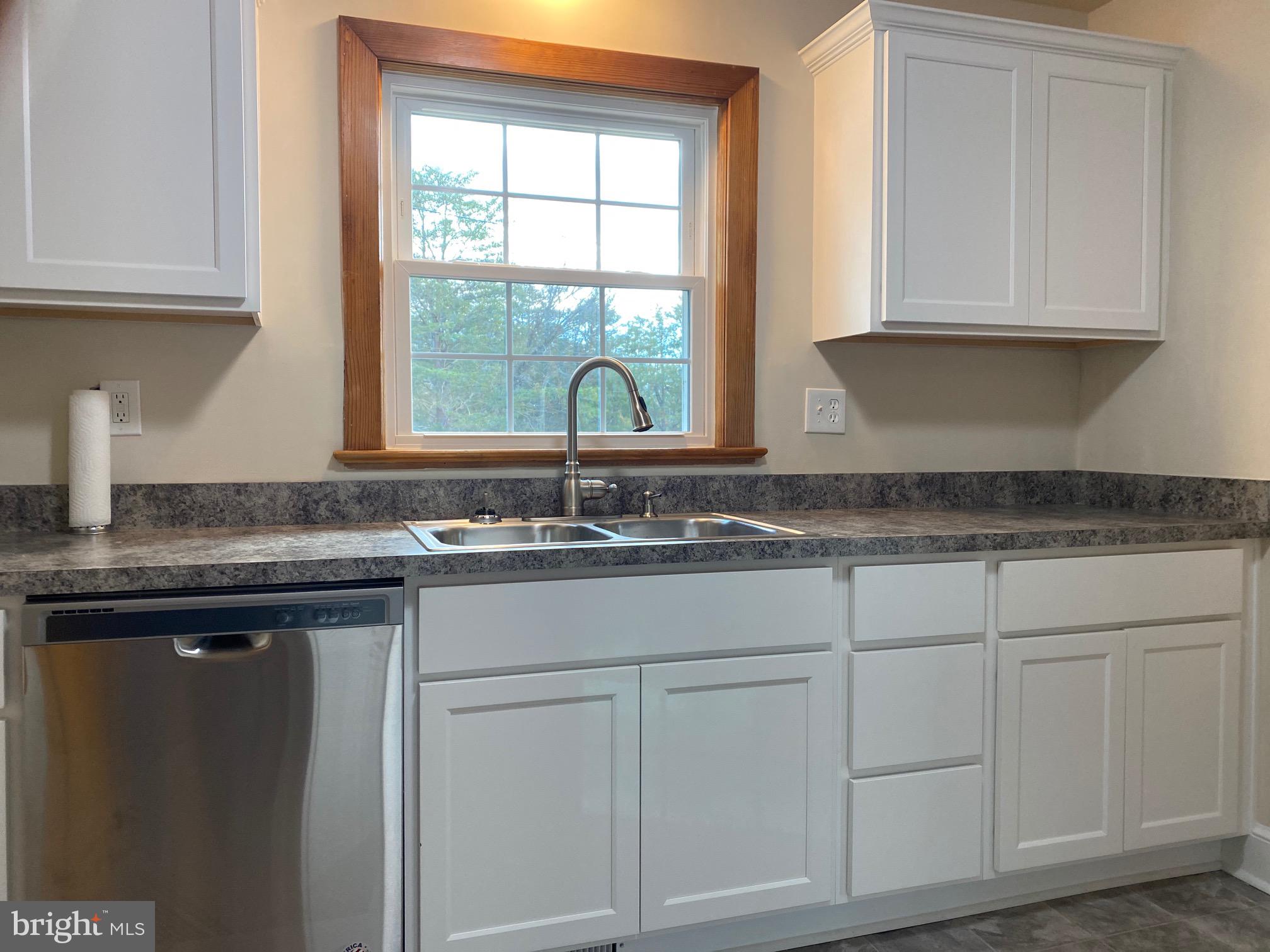 108 Ferry Road Fredericksburg, VA 22405 - Photo 8 of 25 Gallery Image 8