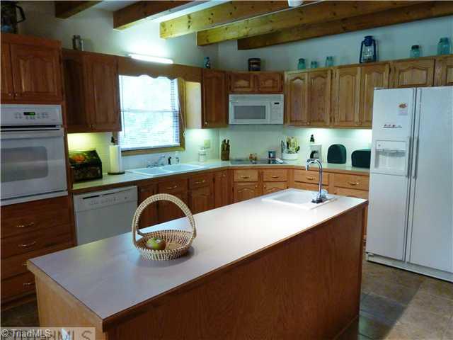 3650 Welcome-Arcadia Road Lexington, NC 27295 - Photo 3 of 16 Kitchen.