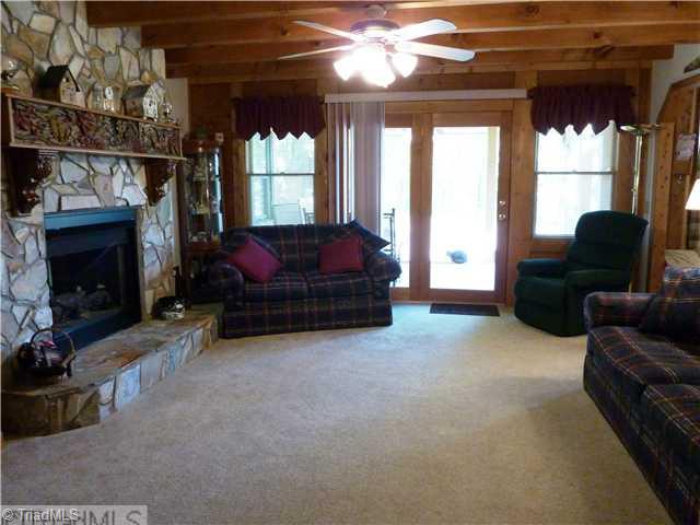 3650 Welcome-Arcadia Road Lexington, NC 27295 - Photo 6 of 16 Living Room.