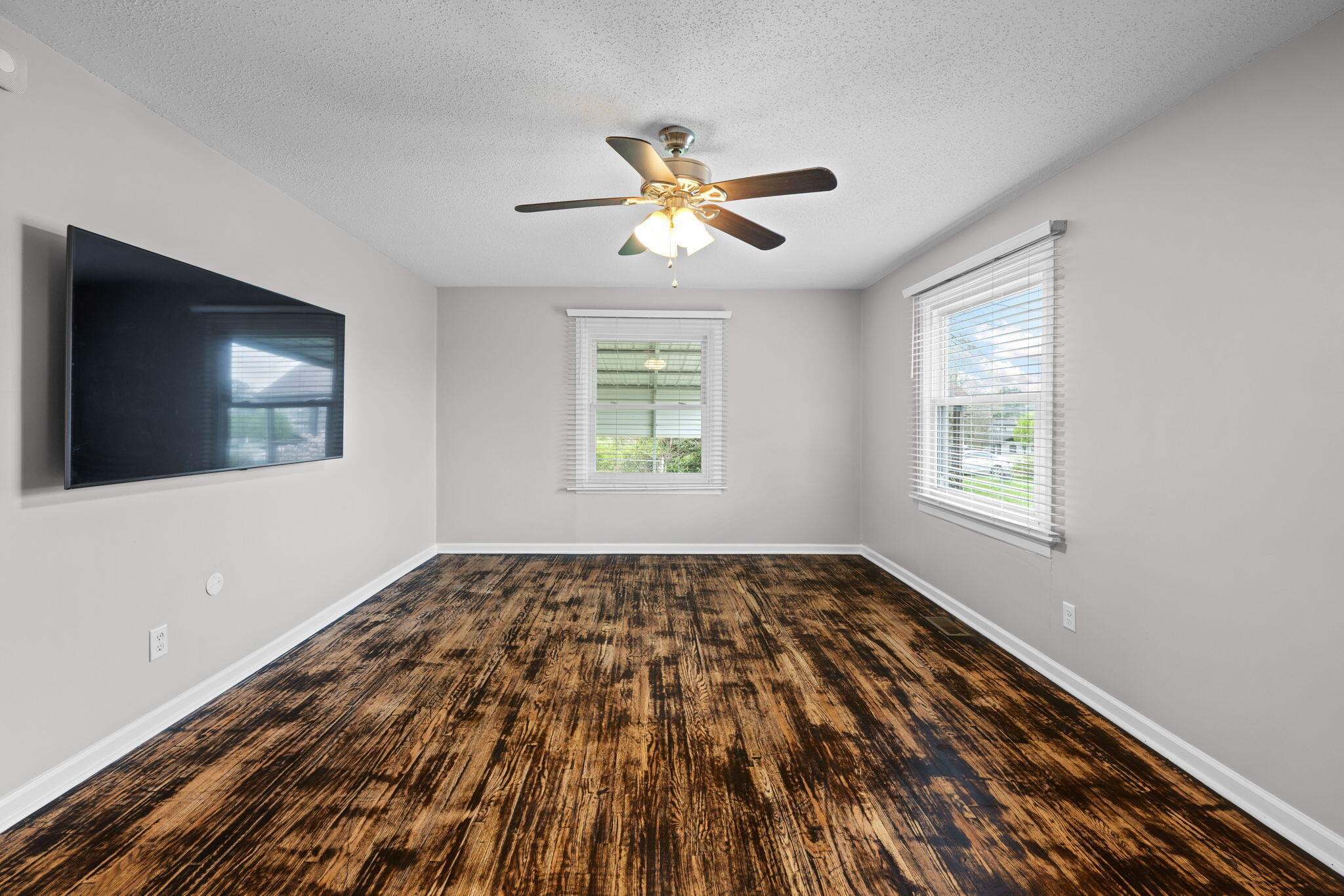 312 Forrest Road Fort Oglethorpe, GA 30742 - Photo 8 of 31 8-web-or-mls-DSC_3830