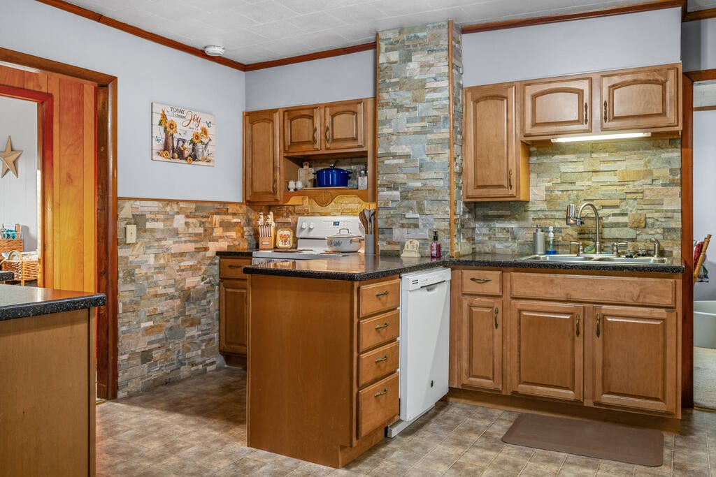 631 North Sandbranch Road Mount Hope, WV 25880 - Photo 23 of 47 Gallery Image 23
