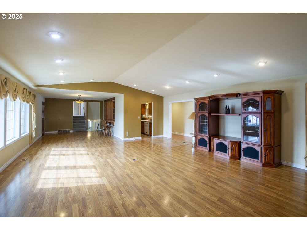 61866 Riddle Road La Grande, OR 97850 - Photo 3 of 29 Gallery Image 3