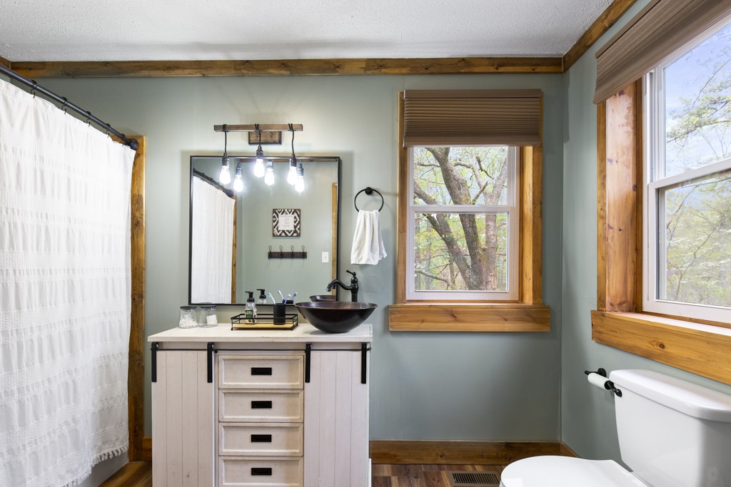 140 Dawn Cove Road Seneca, SC 29678 - Photo 17 of 38 Gallery Image 17