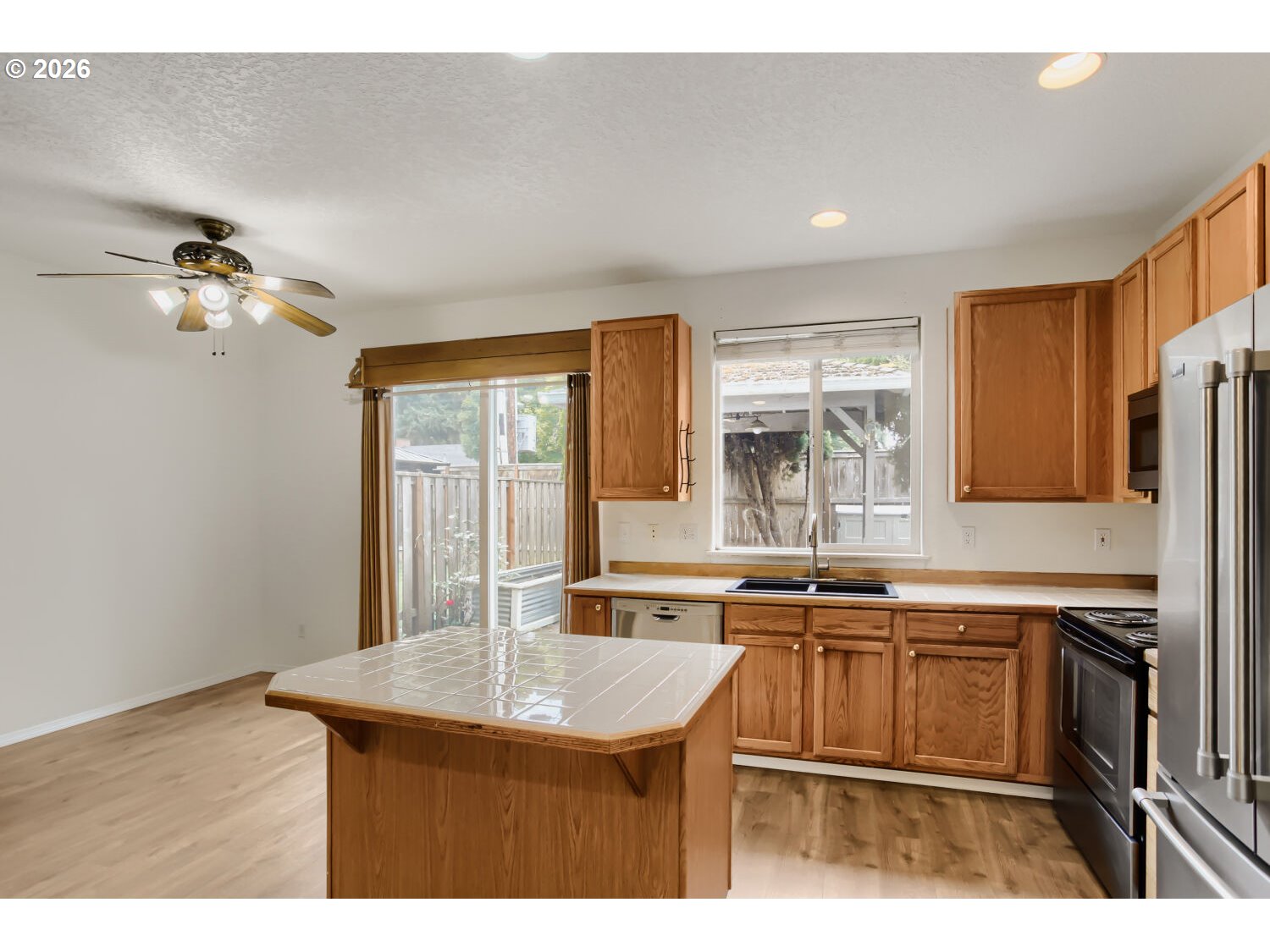 18691 Southwest Stubblefield Way Beaverton, OR 97003 - Photo 11 of 32 Kitchen
