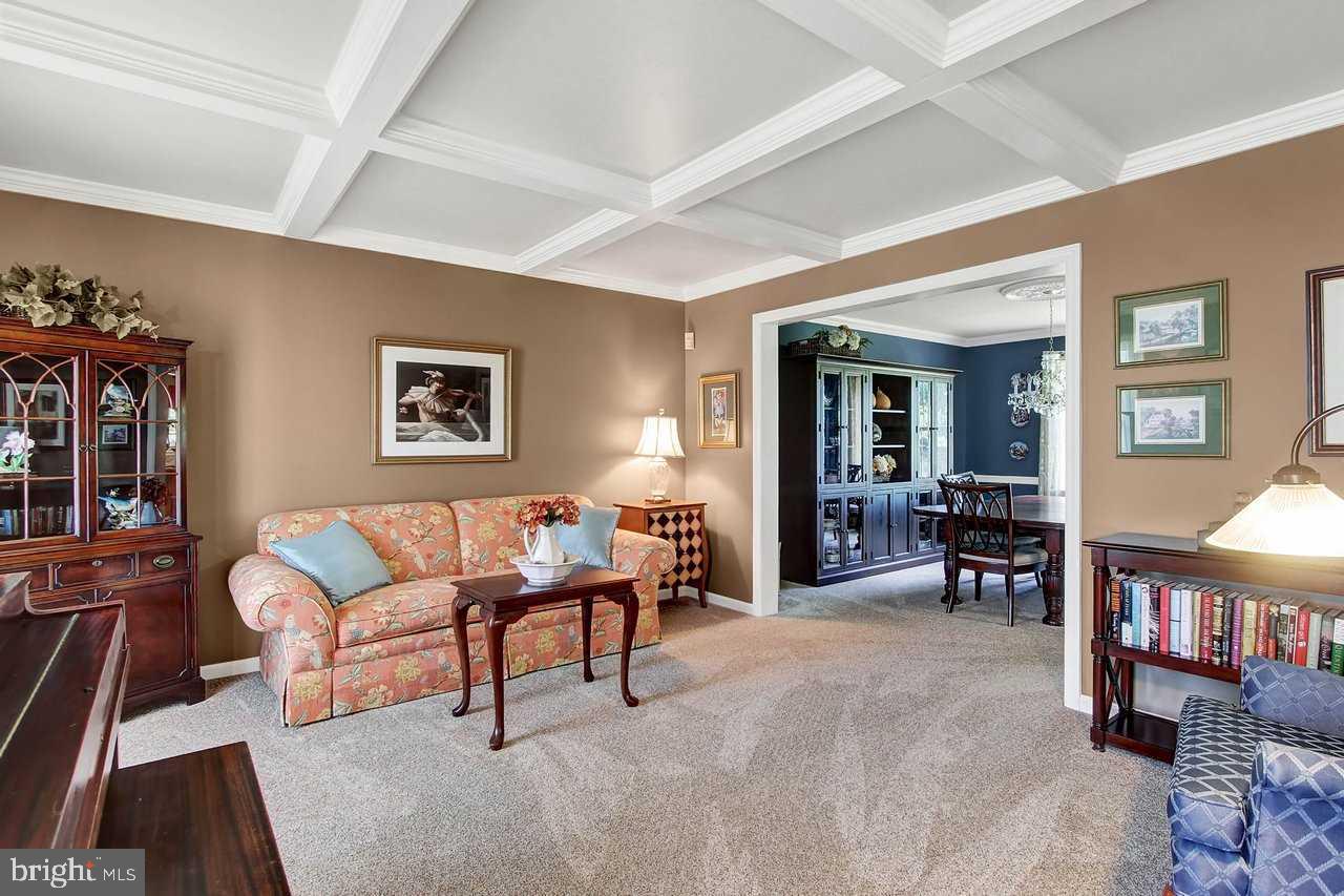 3117 Wheatlyn Road York, PA 17402 - Photo 4 of 24 Gallery Image 4