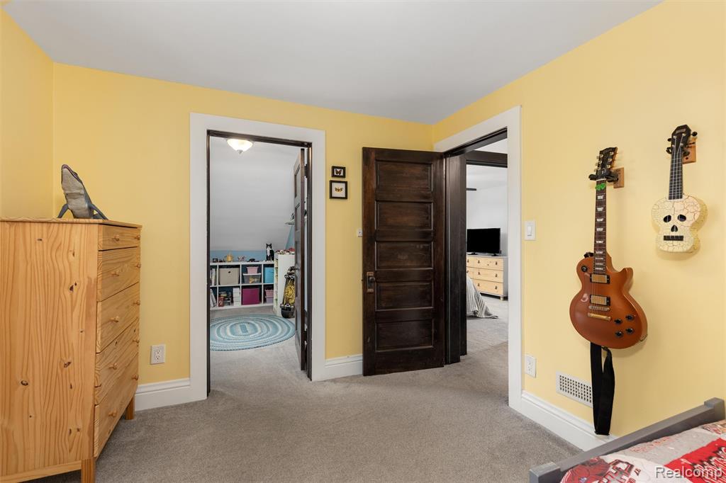 709 East Clinton Street Howell, MI 48843 - Photo 19 of 26 Gallery Image 19