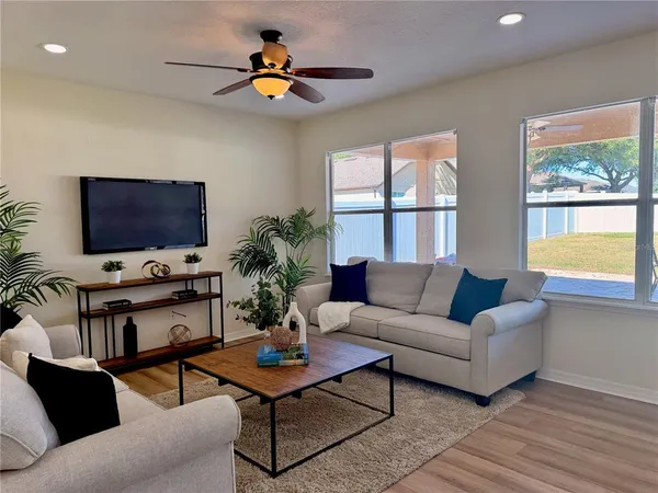 $474,900 | 25012 Chipshot Court, Sorrento, FL 32776