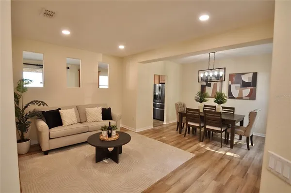 $474,900 | 25012 Chipshot Court, Sorrento, FL 32776