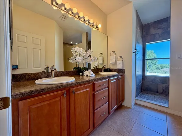 $474,900 | 25012 Chipshot Court, Sorrento, FL 32776