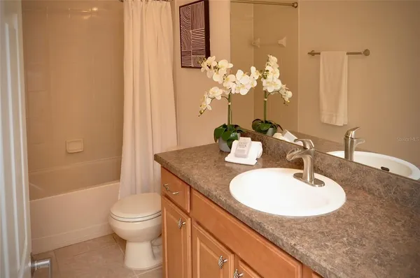 $474,900 | 25012 Chipshot Court, Sorrento, FL 32776