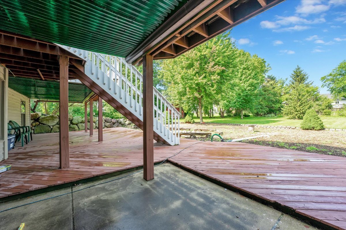 9N576 Crawford Road Elgin, IL 60124 - Photo 23 of 43 a view of backyard with green space