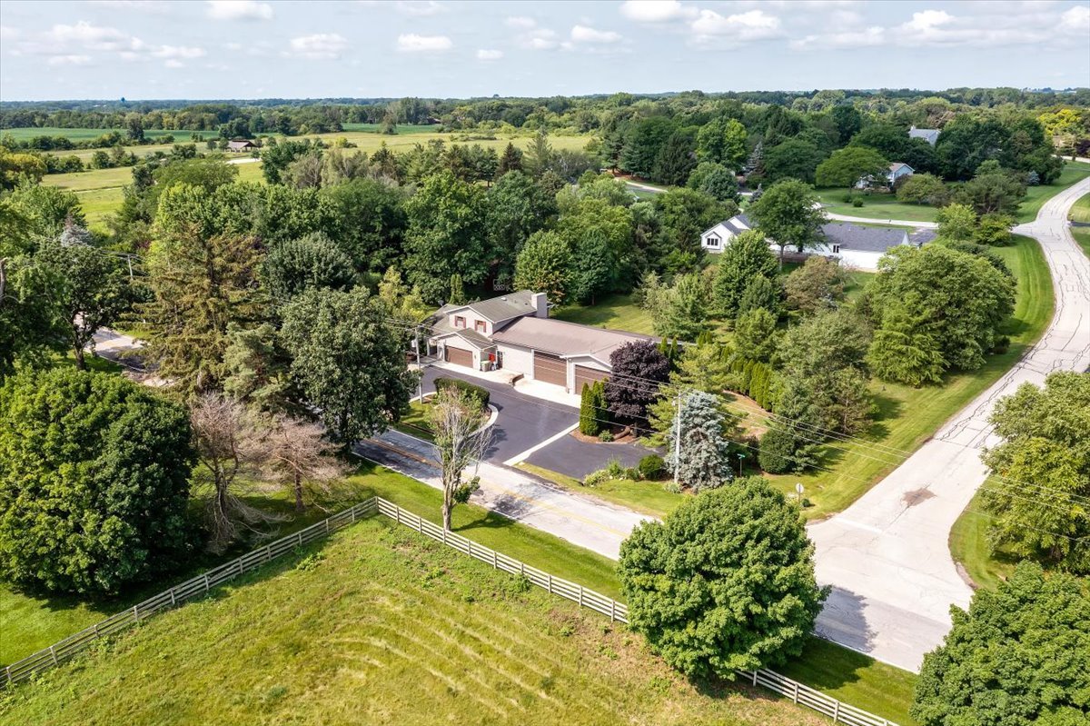 9N576 Crawford Road Elgin, IL 60124 - Photo 33 of 43 an aerial view of residential houses with outdoor space and trees