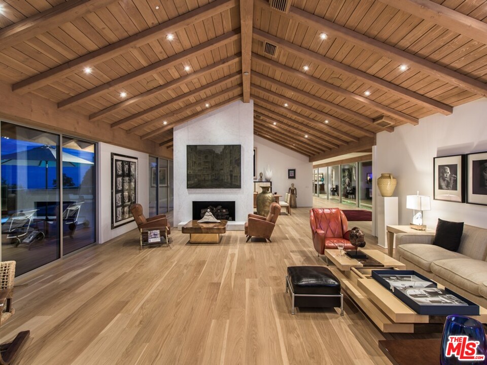 1822 Westridge Road Los Angeles, CA 90049 - Photo 12 of 44