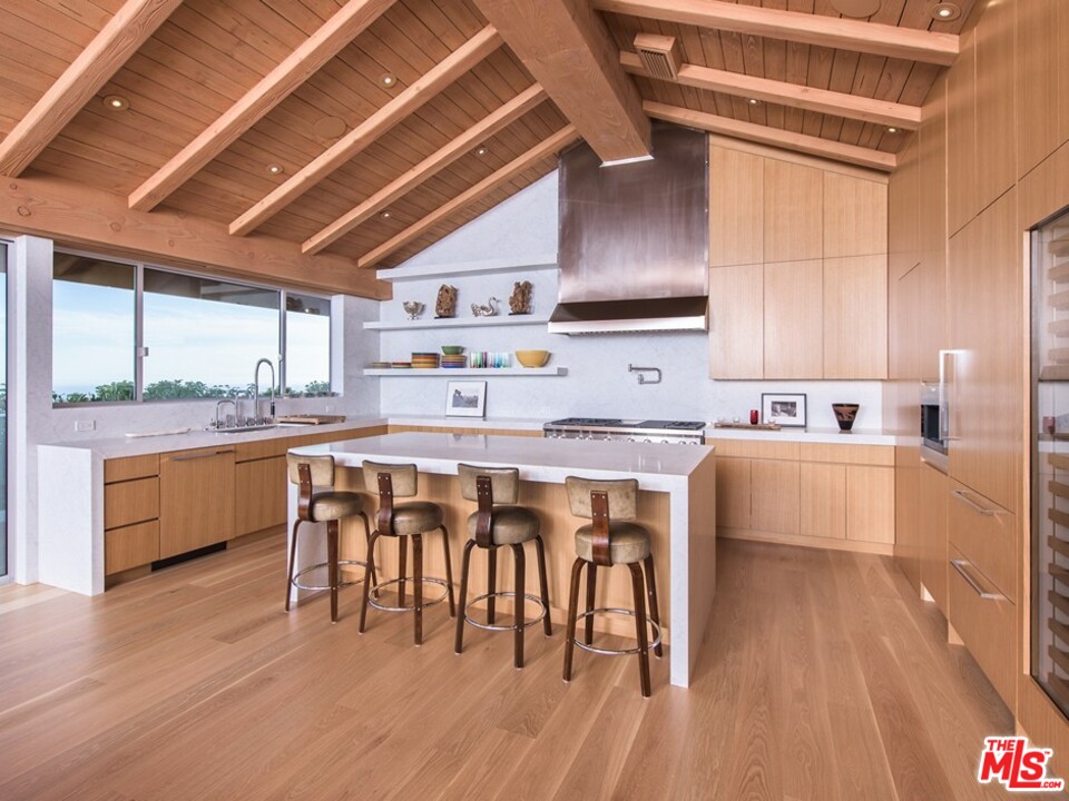 1822 Westridge Road Los Angeles, CA 90049 - Photo 22 of 44