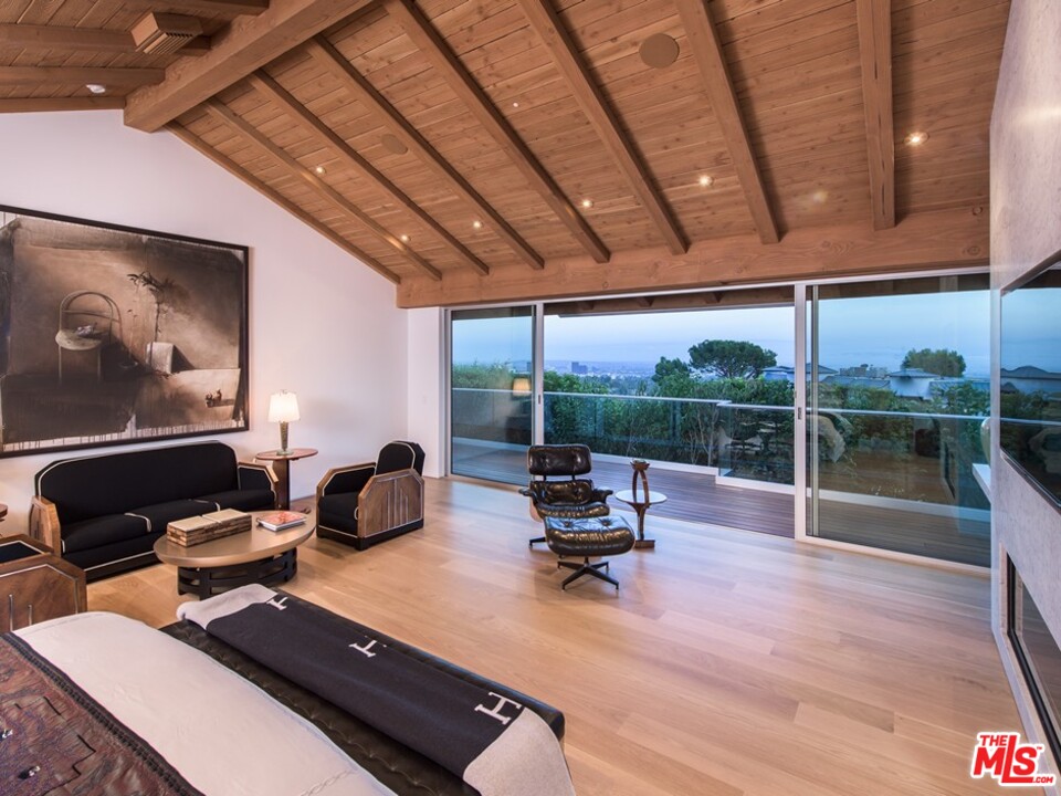 1822 Westridge Road Los Angeles, CA 90049 - Photo 26 of 44