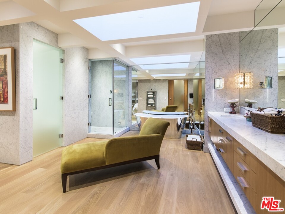 1822 Westridge Road Los Angeles, CA 90049 - Photo 28 of 44