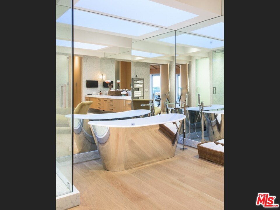 1822 Westridge Road Los Angeles, CA 90049 - Photo 29 of 44