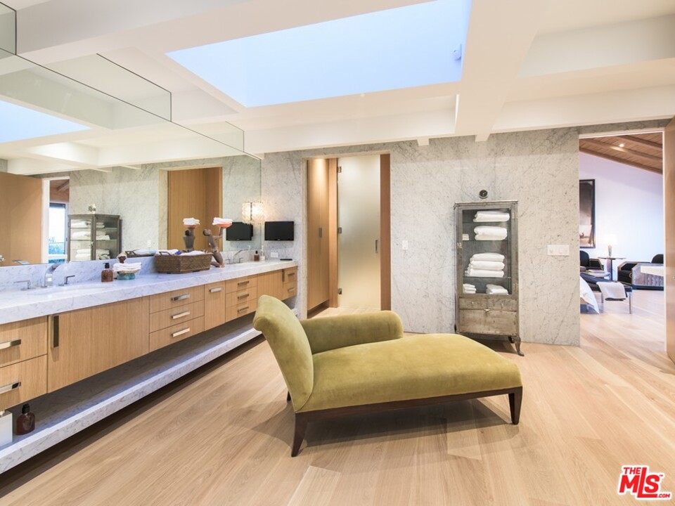 1822 Westridge Road Los Angeles, CA 90049 - Photo 30 of 44