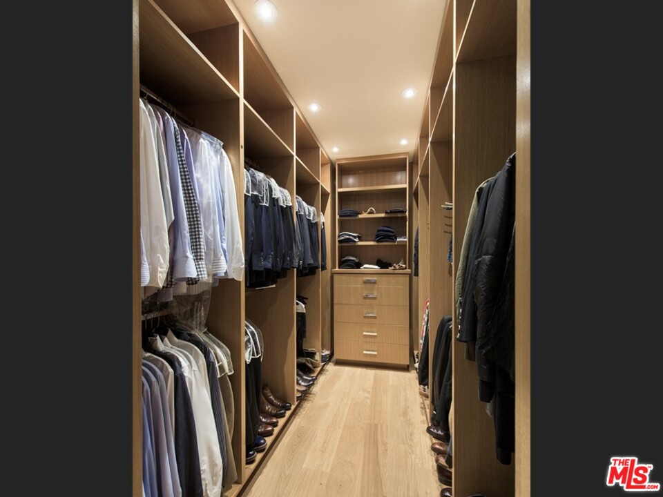 1822 Westridge Road Los Angeles, CA 90049 - Photo 31 of 44