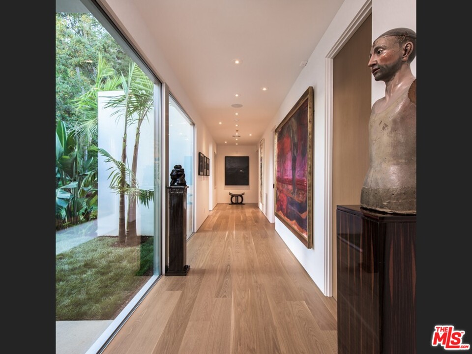 1822 Westridge Road Los Angeles, CA 90049 - Photo 32 of 44