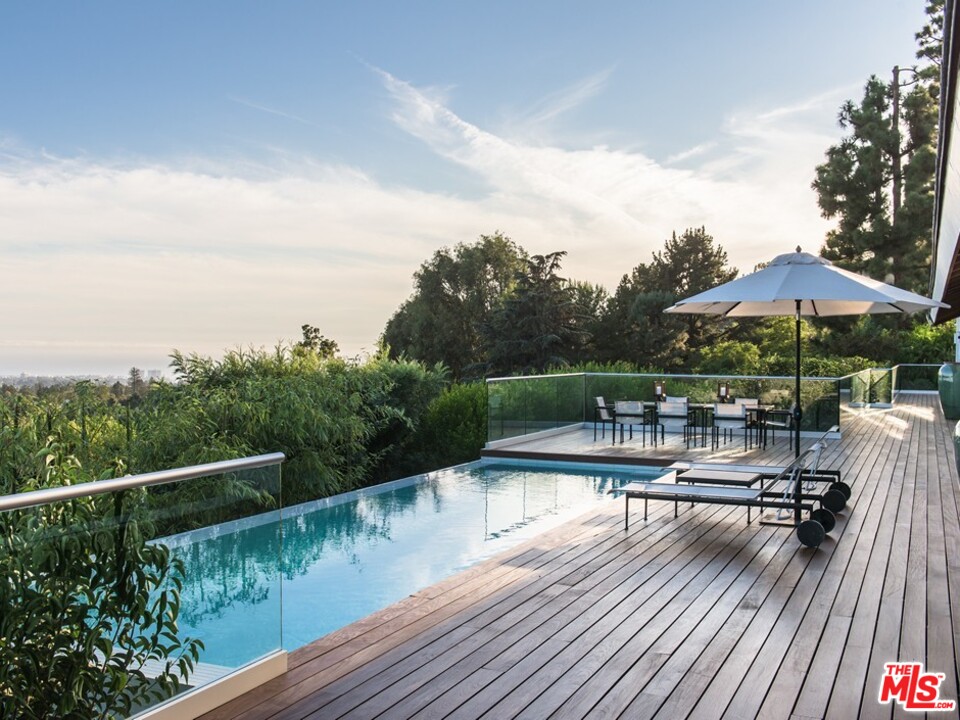 1822 Westridge Road Los Angeles, CA 90049 - Photo 38 of 44