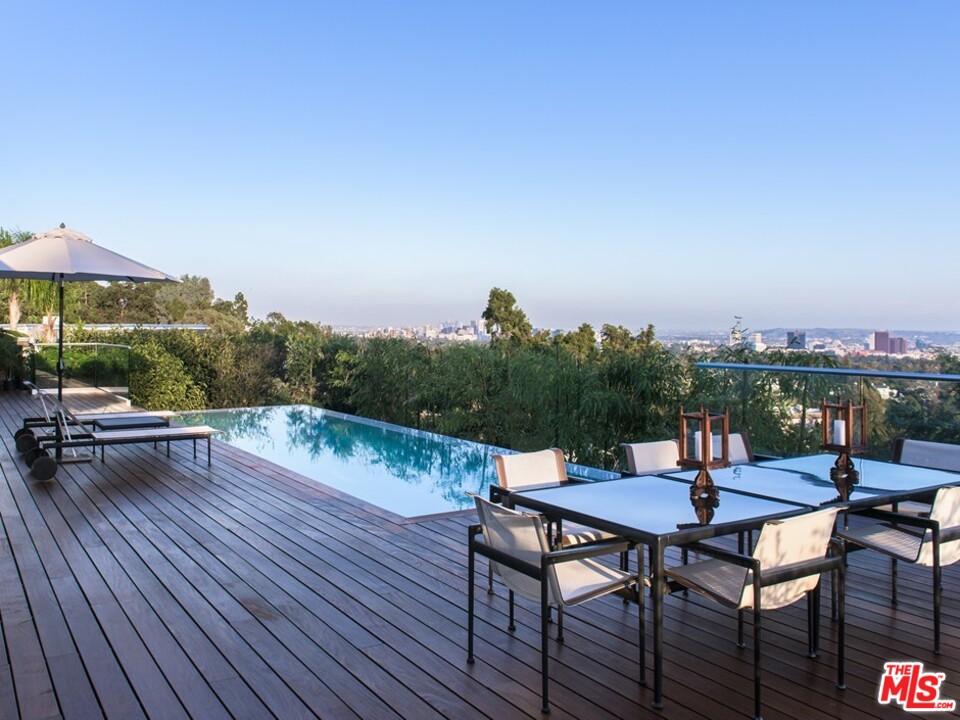 1822 Westridge Road Los Angeles, CA 90049 - Photo 39 of 44